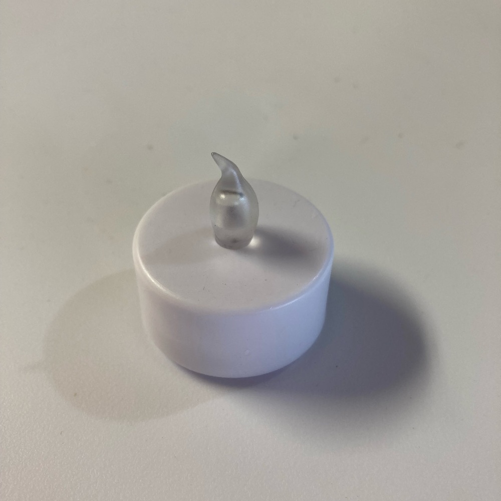 Flickering tea light